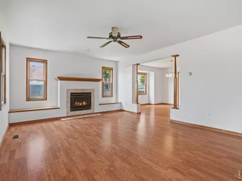 Living - 101 Sioux Dr, Berthoud, CO 80513 photo 4 of 6