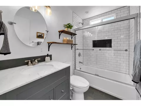 Bath - 408 Millionaire Dr, Boulder, CO 80302 photo 2 of 4