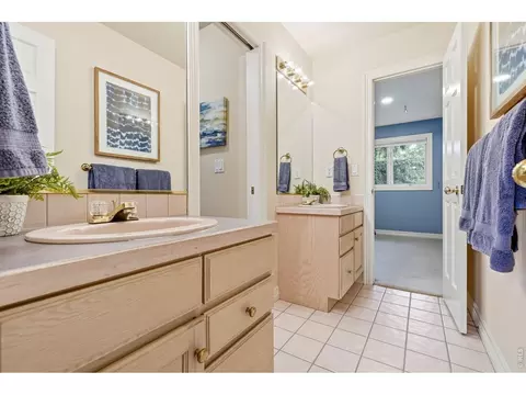 Bath - 1199 Pintail Cir, Boulder, CO 80303 photo 5 of 7