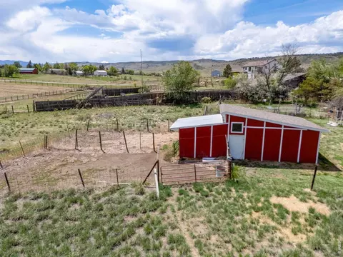 Exterior - 5009 Gary Dr, Berthoud, CO 80513 photo 10 of 17