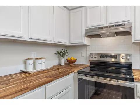 Kitchen - 5009 Gary Dr, Berthoud, CO 80513 photo 3 of 3