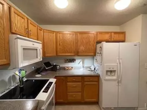 Kitchen - 3683 Pinedale St #D, Boulder, CO 80301 photo 2 of 3