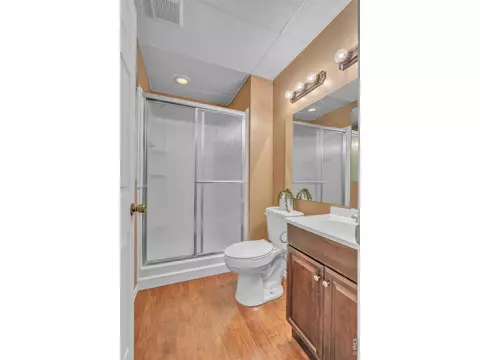 Bath - 25447 E 4th Ave, Aurora, CO 80018 photo 5 of 5