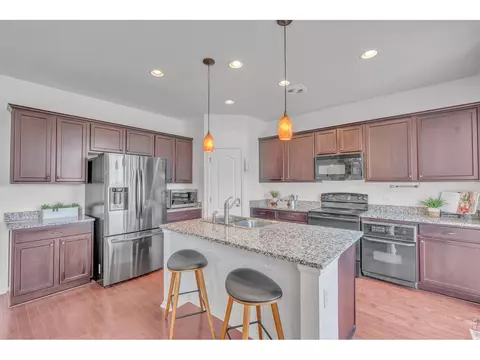 Kitchen - 25447 E 4th Ave, Aurora, CO 80018 photo 4 of 5