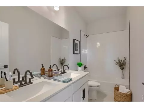 Bath - 678 Noola St, Windsor, CO 80550 photo 3 of 3