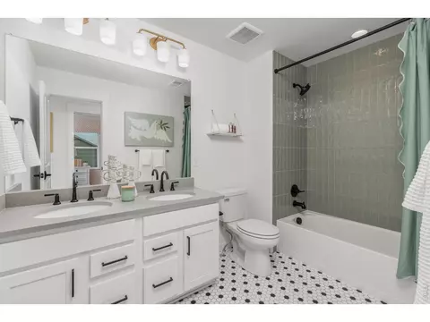 Bath - 12736 Bend Ct, Longmont, CO 80504 photo 5 of 6