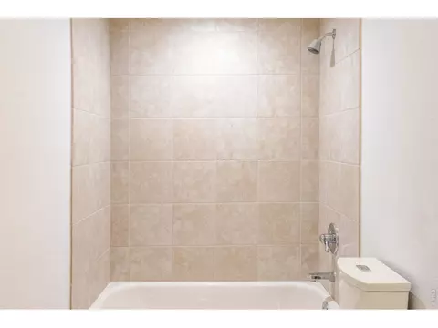 Bath - 3917 Orchard Ct, Boulder, CO 80304 photo 8 of 9