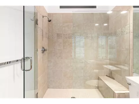 Bath - 3917 Orchard Ct, Boulder, CO 80304 photo 7 of 9
