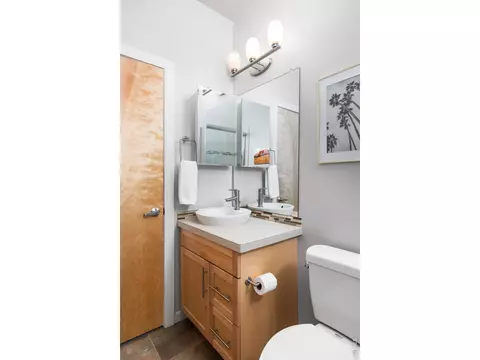 Bath - 4190 Longview Ln, Boulder, CO 80301 photo 3 of 4
