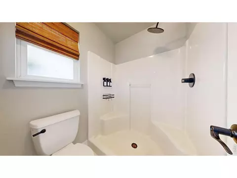 Bath - 3342 68th Ave Ct, Greeley, CO 80634 photo 2 of 4