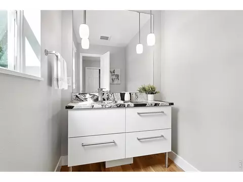 Bath - 4557 Apple Way, Boulder, CO 80301 photo 1 of 7