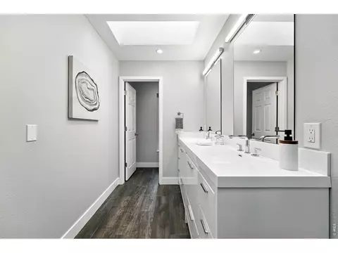 Bath - 4557 Apple Way, Boulder, CO 80301 photo 3 of 7