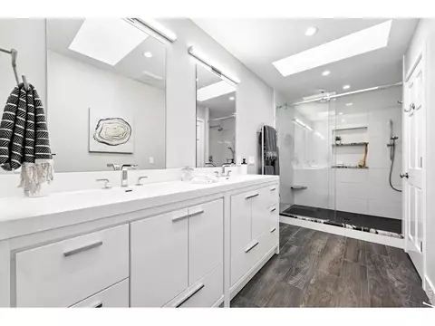 Bath - 4557 Apple Way, Boulder, CO 80301 photo 4 of 7