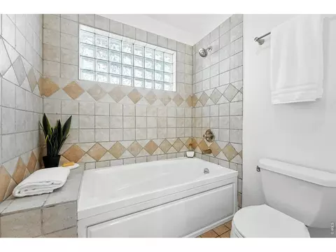 Bath - 4557 Apple Way, Boulder, CO 80301 photo 7 of 7
