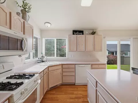 Kitchen - 96 Pike Ln, Severance, CO 80550 photo 4 of 5