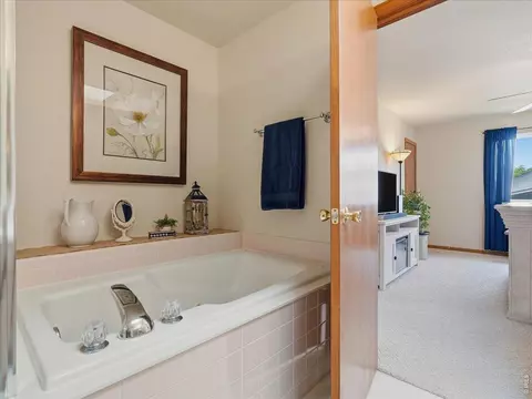Bath - 96 Pike Ln, Severance, CO 80550 photo 5 of 6