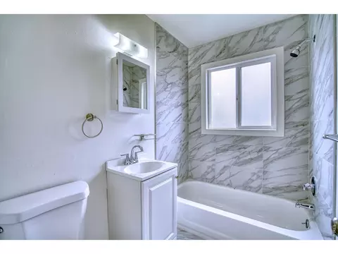 Bath - 325 27th St, Boulder, CO 80305 photo 1 of 1