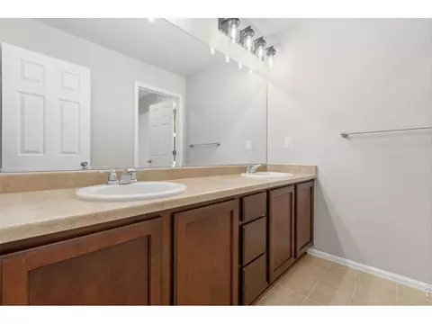 Bath - 600 Botley Dr, Windsor, CO 80550 photo 4 of 7