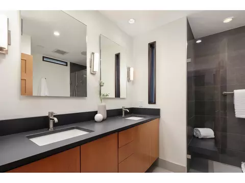 Bath - 900 6th St, Boulder, CO 80302 photo 6 of 6
