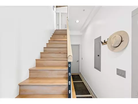 Entry Way - 865 N Cedar Brook Rd, Boulder, CO 80304 photo 1 of 1