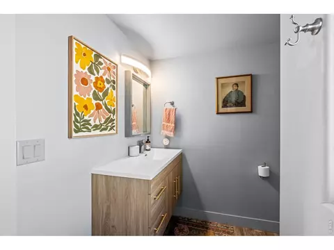 Bath - 865 N Cedar Brook Rd, Boulder, CO 80304 photo 3 of 4