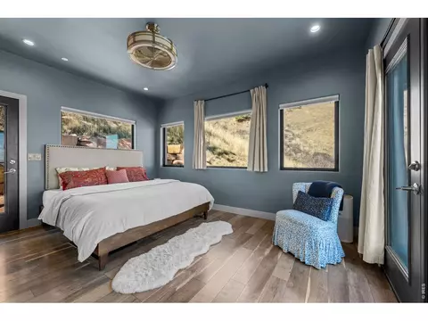 Bedroom - 865 N Cedar Brook Rd, Boulder, CO 80304 photo 3 of 7