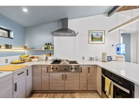 Kitchen - 865 N Cedar Brook Rd, Boulder, CO 80304 photo 6 of 8