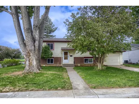 417 Clover Ln, Fort Collins, CO 80521