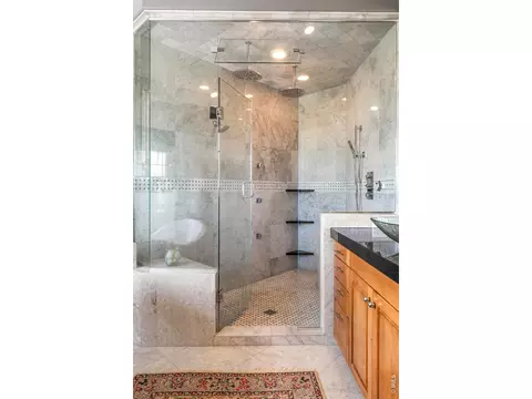 Bath - 5366 Westridge Dr, Boulder, CO 80301 photo 3 of 6