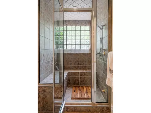 Bath - 5366 Westridge Dr, Boulder, CO 80301 photo 6 of 6