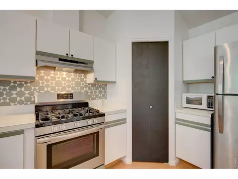 Kitchen - 213 Welch Dr, Lyons, CO 80540 photo 3 of 3