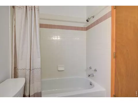 Bath - 213 Welch Dr, Lyons, CO 80540 photo 2 of 4