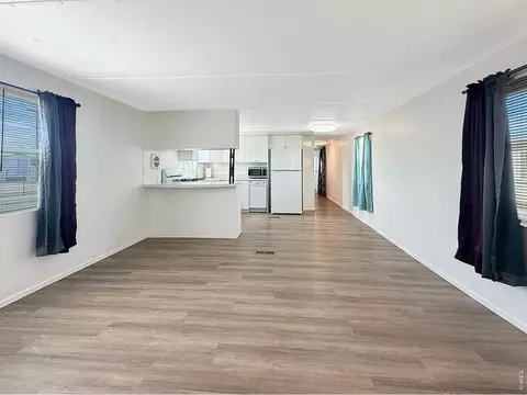 Living - 901 Phelps St, Sterling, CO 80751 photo 2 of 6