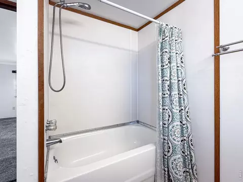 Bath - 901 Phelps St, Sterling, CO 80751 photo 4 of 4