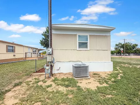 Exterior - 901 Phelps St, Sterling, CO 80751 photo 7 of 11