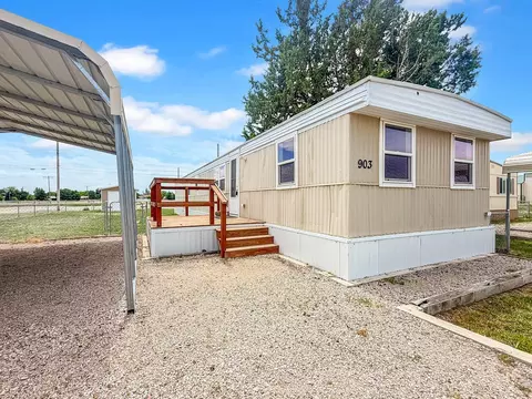 Exterior - 901 Phelps St, Sterling, CO 80751 photo 3 of 11