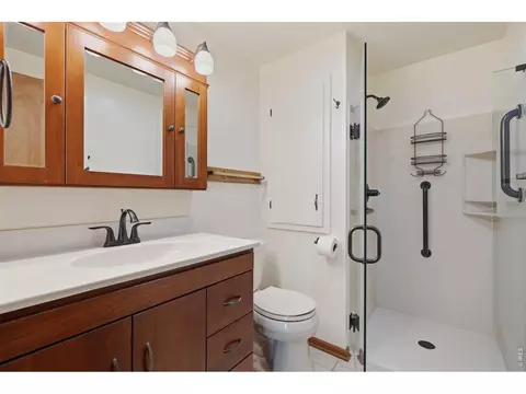 Bath - 26 Poorwill Ln, Laporte, CO 80535 photo 1 of 2