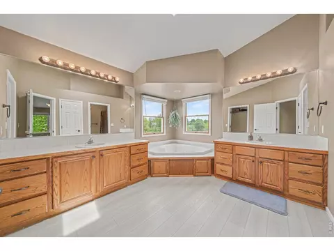 Bath - 204 Pelican Cv, Windsor, CO 80550 photo 2 of 5