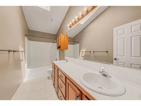 Bath - 204 Pelican Cv, Windsor, CO 80550 photo 5 of 5