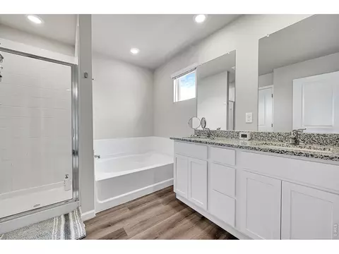 Bath - 7411 E Big Thompson Cir, Frederick, CO 80530 photo 2 of 4