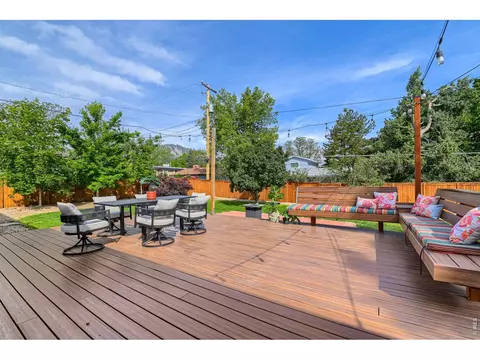 Exterior - 1069 Berea Dr, Boulder, CO 80305 photo 2 of 4