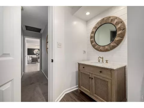 Bath - 8630 E Kenyon Ave, Denver, CO 80237 photo 3 of 5