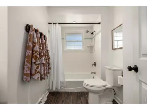Bath - 8630 E Kenyon Ave, Denver, CO 80237 photo 4 of 5