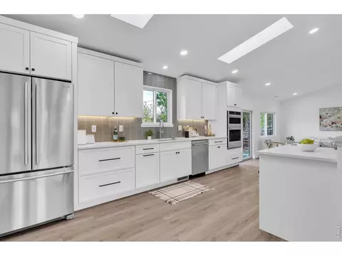 Kitchen - 1495 Chambers Dr, Boulder, CO 80305 photo 2 of 5