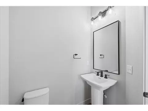 Bath - 864 Doubleleaf Dr, Windsor, CO 80550 photo 4 of 5