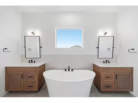 Bath - 864 Doubleleaf Dr, Windsor, CO 80550 photo 2 of 5