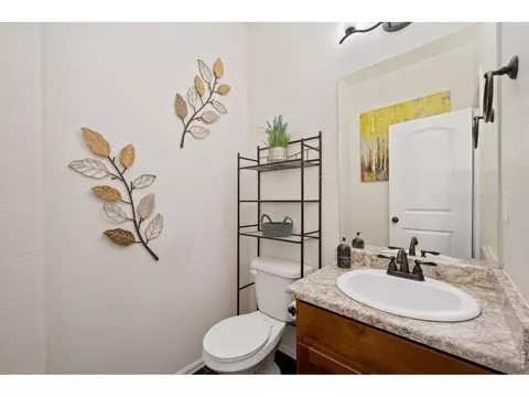 Bath - 715 Mt Evans Ave, Severance, CO 80550 photo 1 of 3