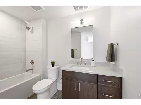 Bath - 1629 17th #A, Boulder, CO 80302 photo 3 of 4