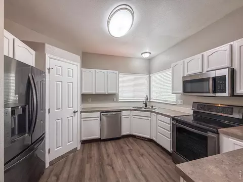 Kitchen - 918 Cliffrose Way, Severance, CO 80550 photo 2 of 4
