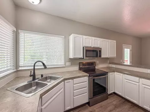 Kitchen - 918 Cliffrose Way, Severance, CO 80550 photo 3 of 4